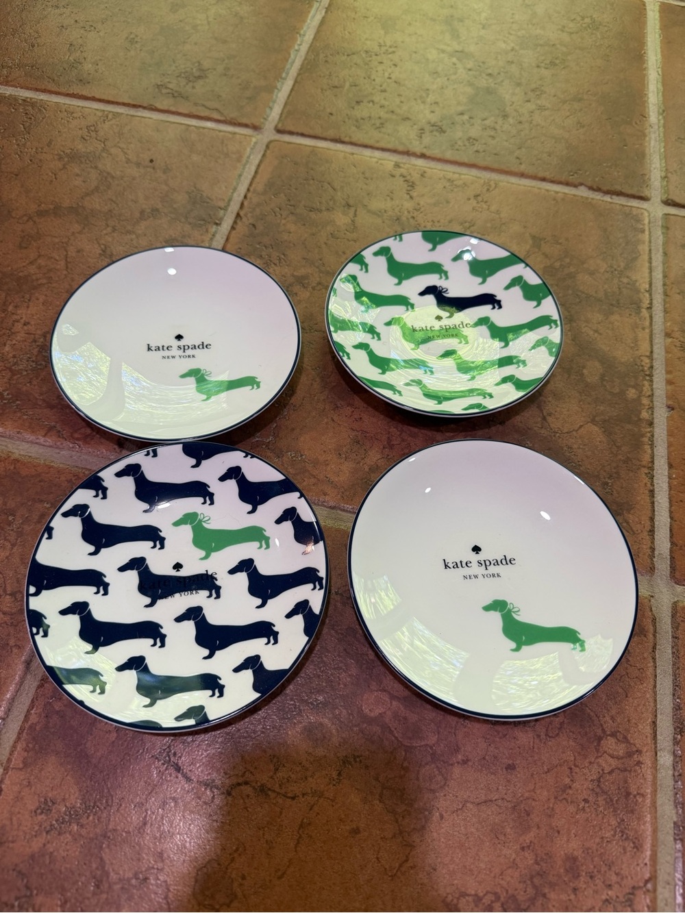 kate spade Wickford Dachshund Accent Plate in Green and Navy